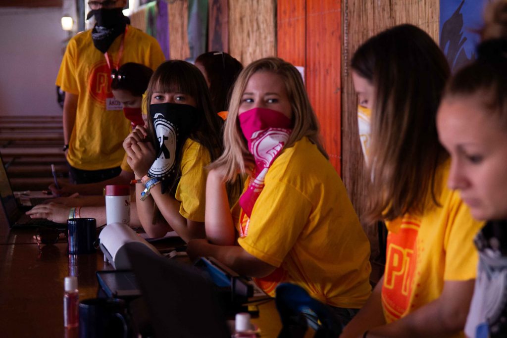 Bejelentkezés a PEOPLE TEAM-táborba